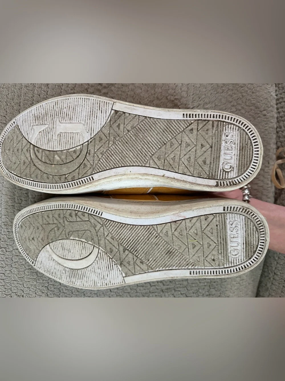 GUESS womens Mustard Suede Low-Top Sneakers - size 9